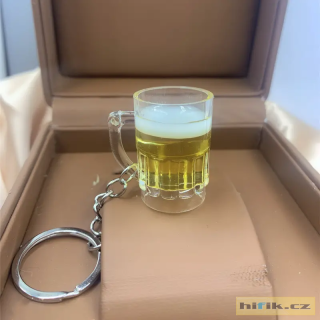 Přívěsek na klíče pivo